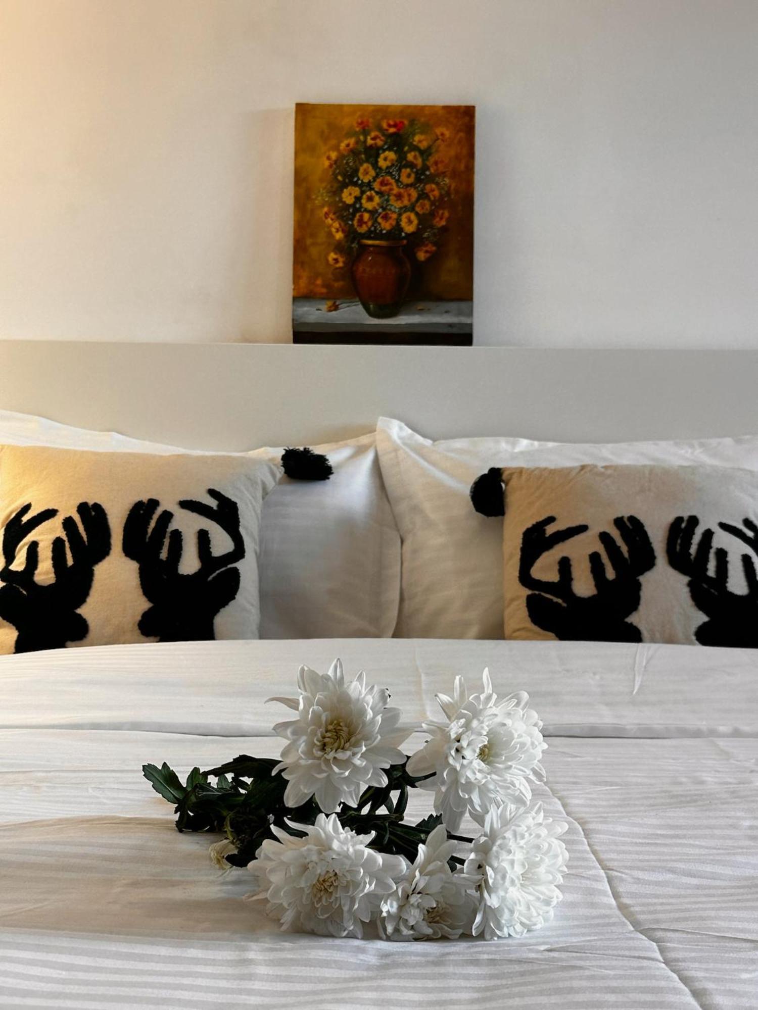 Romantic Charm, Spa, Free Early Check-In Bucharest Luaran gambar